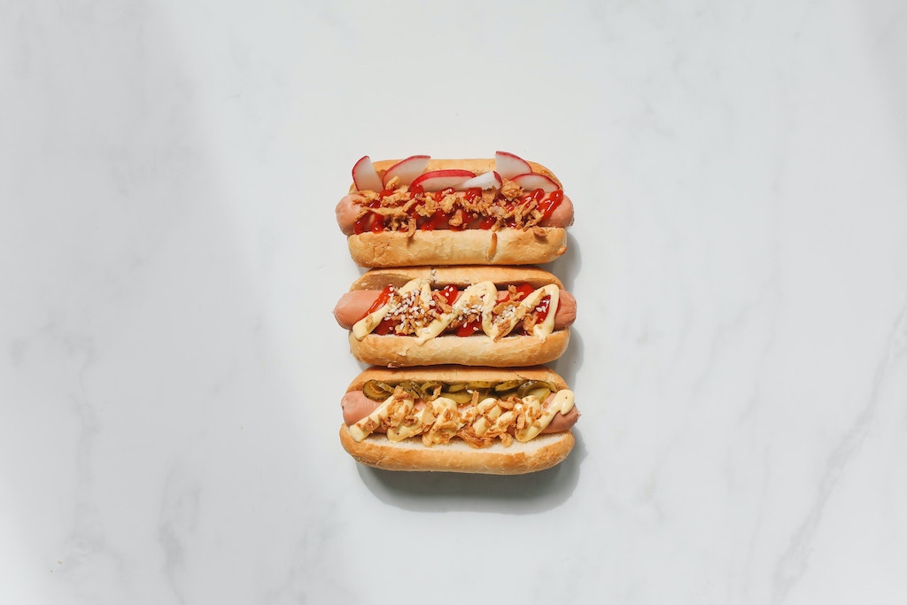 https://www.thehotdog.org/wp-content/uploads/2022/03/hot-dog-toppings.jpg